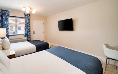 Waterside Hotel and Suites