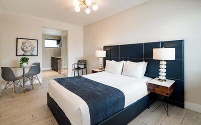 Waterside Hotel and Suites