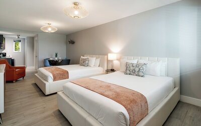 Waterside Hotel and Suites