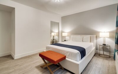 Waterside Hotel and Suites