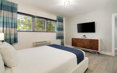 Waterside Hotel and Suites