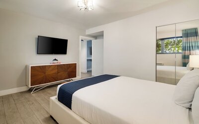 Waterside Hotel and Suites