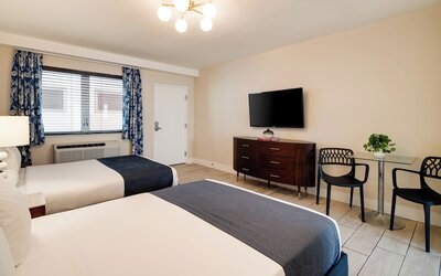 Waterside Hotel and Suites