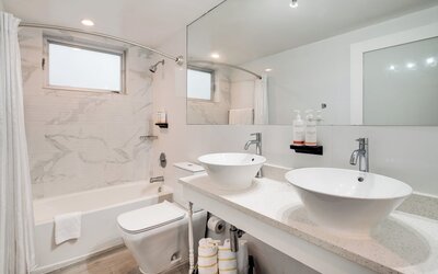 Waterside Hotel and Suites