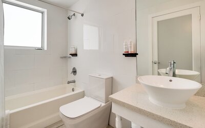 Waterside Hotel and Suites