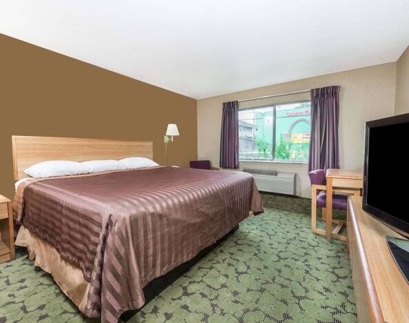 Travelodge By Wyndham Bloomington