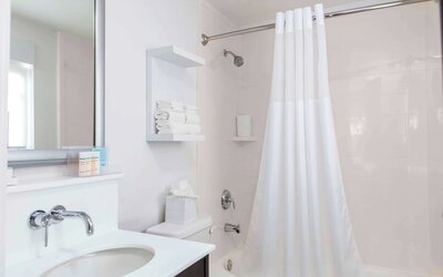 Hotel Continental Miami Beach, Tapestry Collection by Hilton