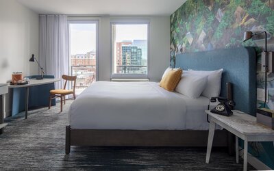 Canvas Moncton, Tapestry Collection by Hilton