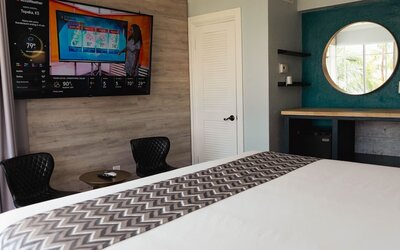 The Colony Hotel