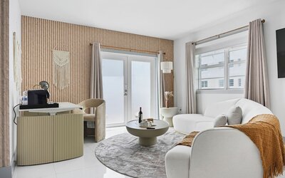 Townhouse Hotel