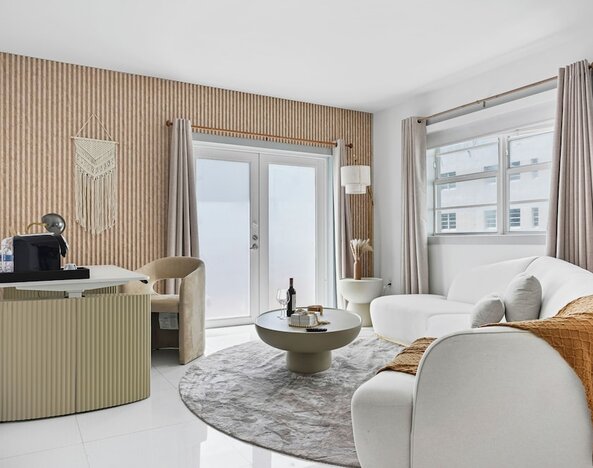 Townhouse Hotel