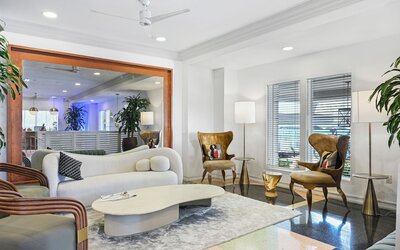 Townhouse Hotel