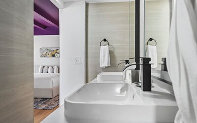 Townhouse Hotel
