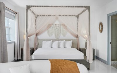 Townhouse Hotel