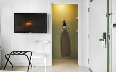 Townhouse Hotel