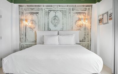Townhouse Hotel