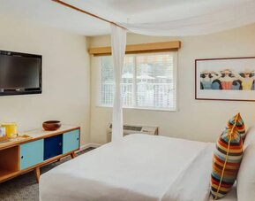 Day use room with natural light at Wild Palms Hotel.