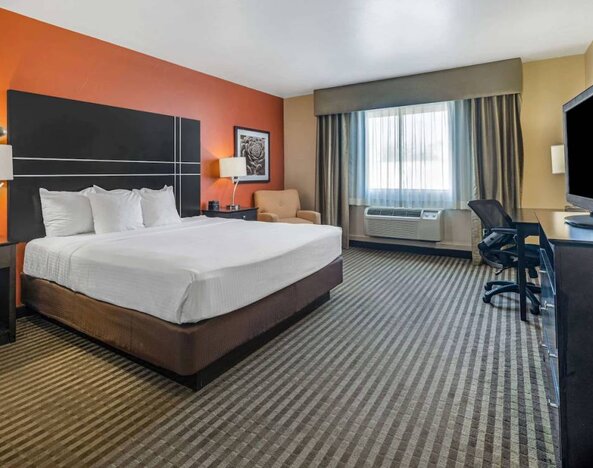 Spacious day use room at La Quinta Inn & Suites Tucson Reid Park.