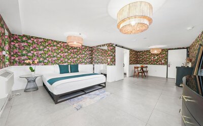 The Whitelaw Hotel