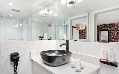 The Whitelaw Hotel