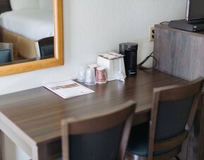 Day use room amenities at Cozy Inn.