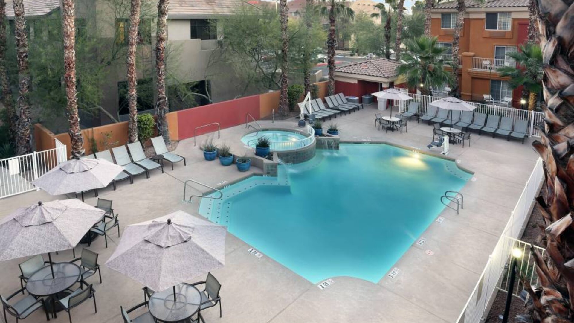 Holiday Inn Express & Suites Scottsdale - Old Town