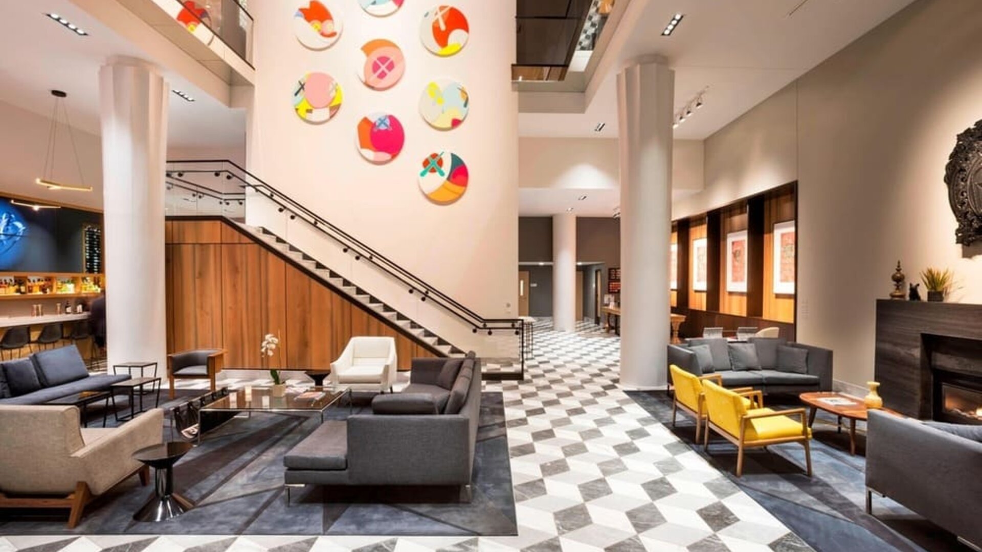 Lobby and coworking space with fire place at Le Méridien Columbus, The Joseph.