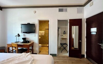 Majestic Hotel South Beach