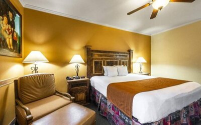 Day use room at La Hacienda Inn Alamodome/Riverwalk.