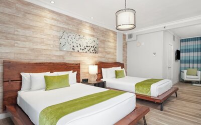 Chesterfield Hotel & Suites