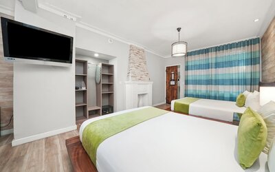 Chesterfield Hotel & Suites