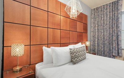 Chesterfield Hotel & Suites