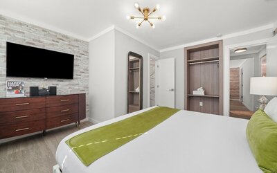 Chesterfield Hotel & Suites