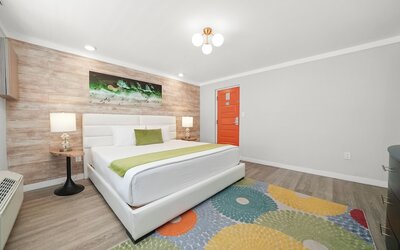 Chesterfield Hotel & Suites