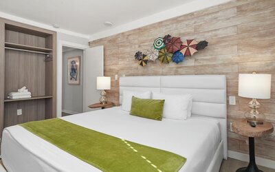 Chesterfield Hotel & Suites