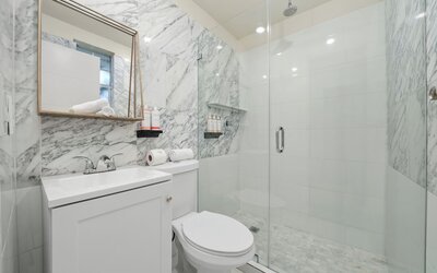 Chesterfield Hotel & Suites