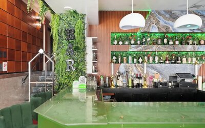 Chesterfield Hotel & Suites