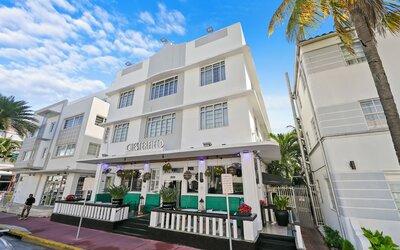 Chesterfield Hotel & Suites