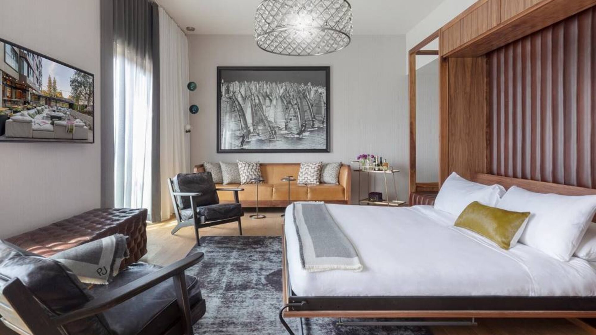 Day use room with sofa at Park James Hotel.