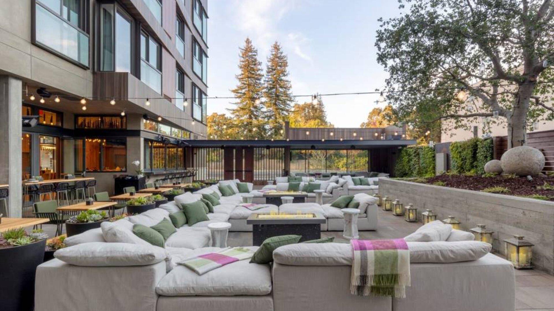 Patio perfect for coworking at Park James Hotel.