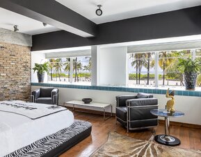 Pelican Hotel