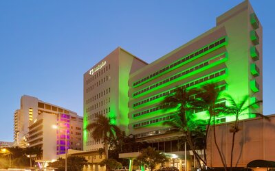 Holiday Inn Miami Beach - Oceanfront by IHG
