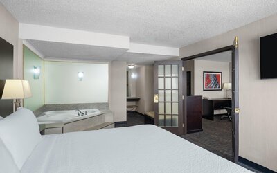 Ramada Plaza by Wyndham Regina Downtown