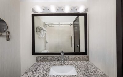 Ramada Plaza by Wyndham Regina Downtown