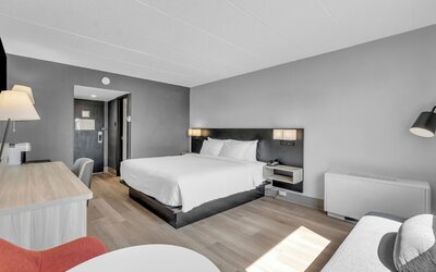 Seven Oaks Hotel Regina, SureStay Collection by Best Western