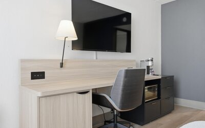 Seven Oaks Hotel Regina, SureStay Collection by Best Western