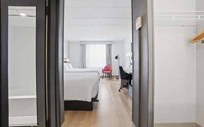 Seven Oaks Hotel Regina, SureStay Collection by Best Western