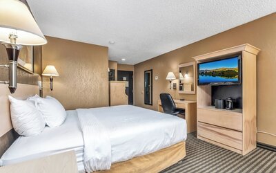Seven Oaks Hotel Regina, SureStay Collection by Best Western