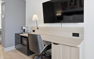 Seven Oaks Hotel Regina, SureStay Collection by Best Western