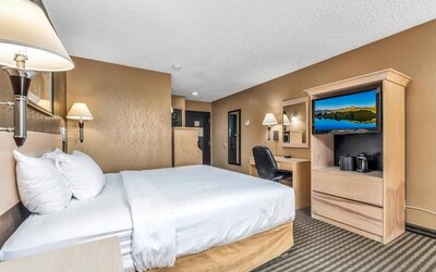 Seven Oaks Hotel Regina, SureStay Collection by Best Western